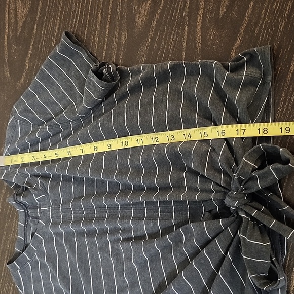 Lululemon Time to Restore Front Tie Lightweight Top Grey Stripe Medium - Picture 9 of 9